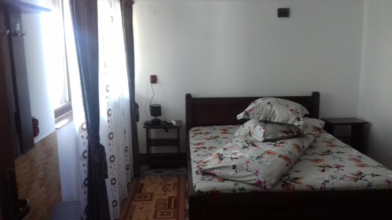 Casa Edy Hotel Kolibica Kültér fotó